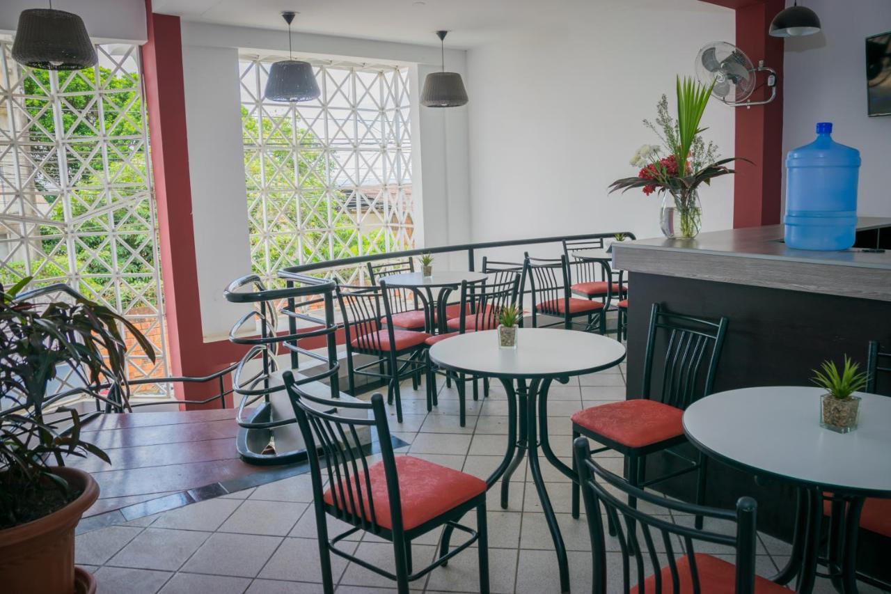 Centrika Hotel Tarapoto Buitenkant foto